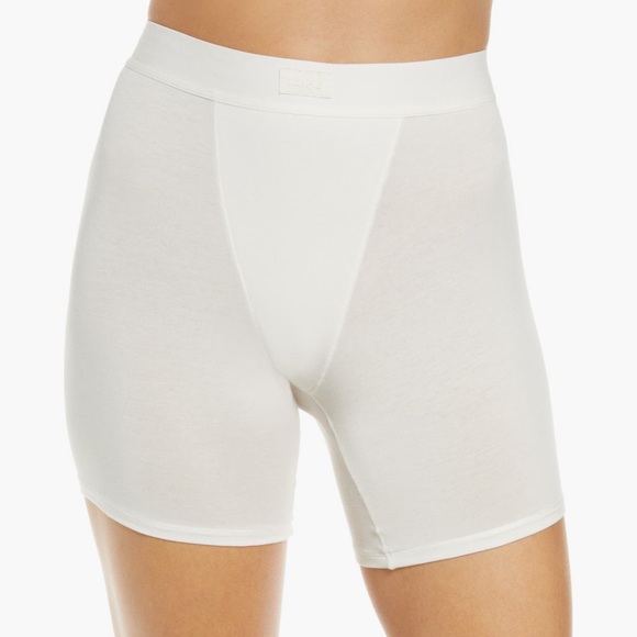 NEW- Skims Soft Lounge Boxer in Marble - Picture 1 of 9
